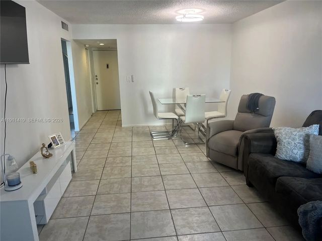 2 of 12 - 1825 W 44th Place #309, Hialeah, FL