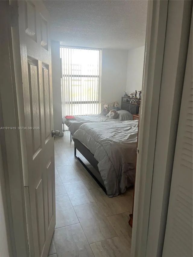 4 of 12 - 1825 W 44th Place #309, Hialeah, FL