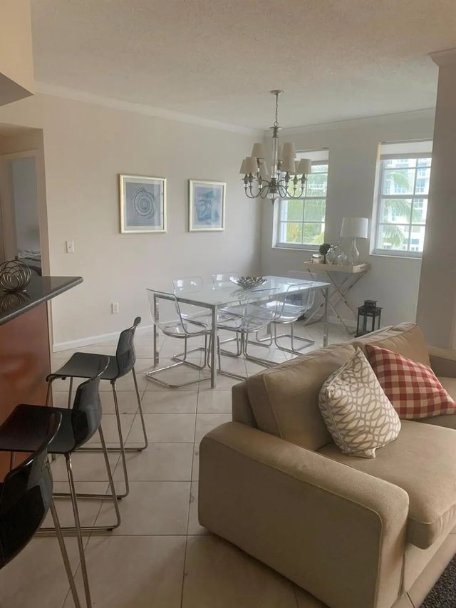 3215 Ne 184th Street #14403, North Miami Beach