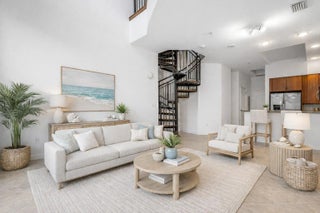 Photo of Listing #R11139476