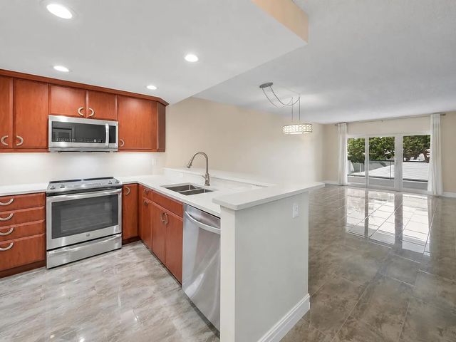 1500 S Ocean Boulevard #207, Lauderdale-By-The-Sea