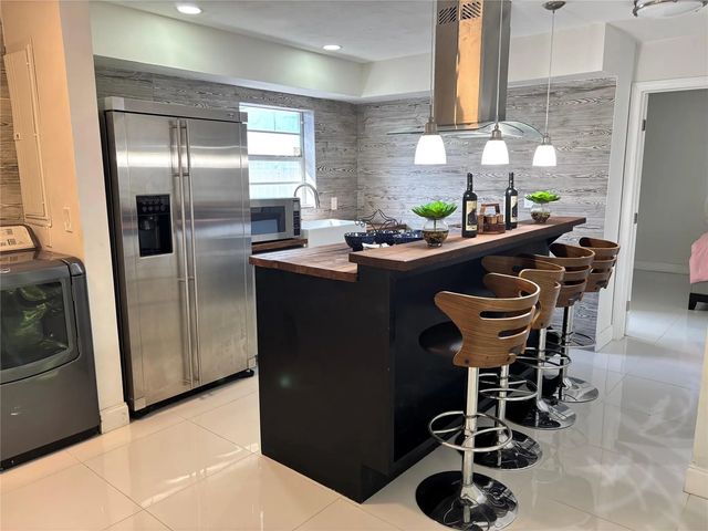 4 of 11 - 2101 Ne 55th Court, Fort Lauderdale, FL