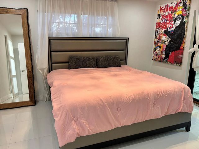 5 of 11 - 2101 Ne 55th Court, Fort Lauderdale, FL