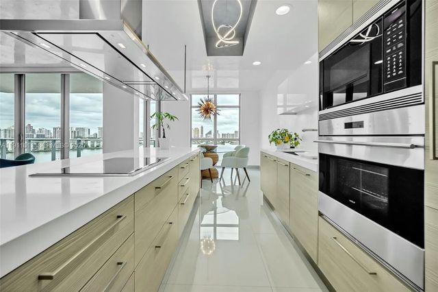 3 of 43 - 17301 Biscayne Boulevard #910, North Miami Beach, FL