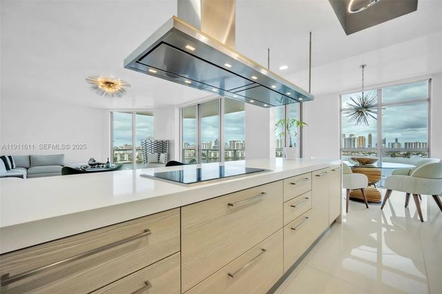 4 of 43 - 17301 Biscayne Boulevard #910, North Miami Beach, FL