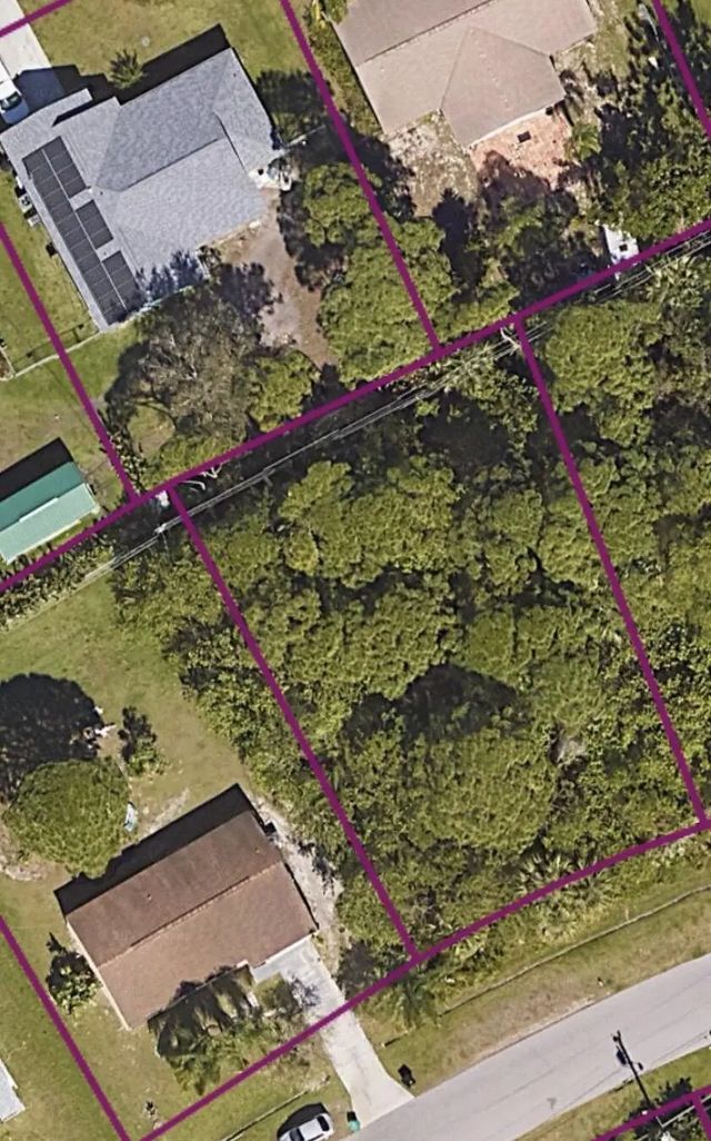 2 of 12 - 1843 Se Buttonwood Drive, Port St. Lucie, FL