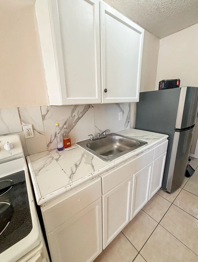 2 of 15 - 433 N 9th N Street, Fort Pierce, FL