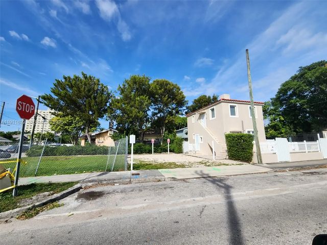 2 of 12 - 243 Sw 10th Avenue, Miami, FL