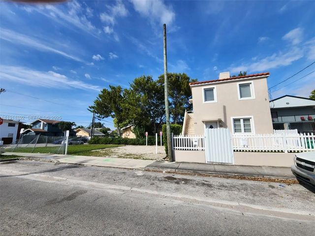 5 of 12 - 243 Sw 10th Avenue, Miami, FL