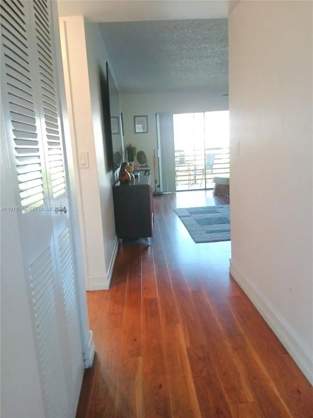 5 of 25 - 10442 Sunrise Lakes Boulevard #203, Sunrise, FL