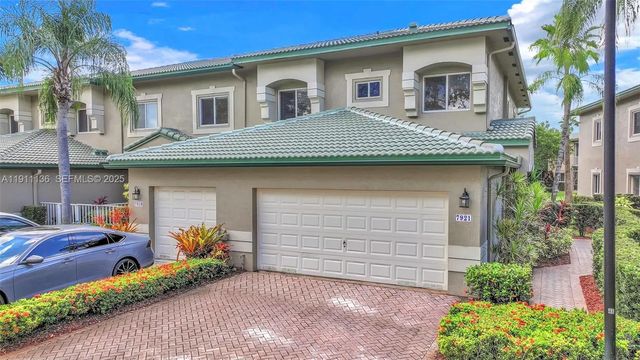 7921 E Exeter Boulevard E #202, Tamarac