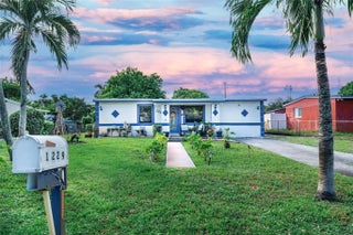 Photo of Listing #F10536007