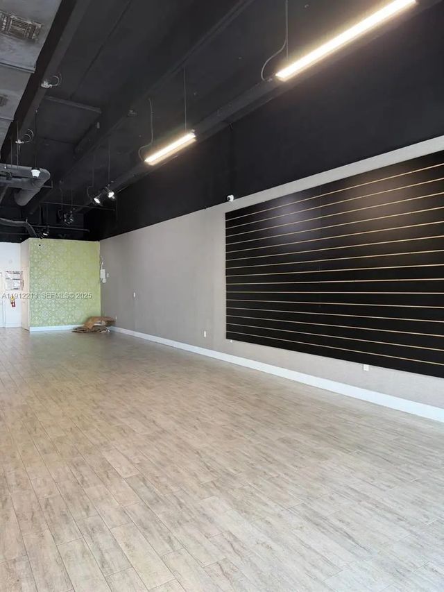 2 of 3 - 2621 Nw 79th Avenue, Doral, FL