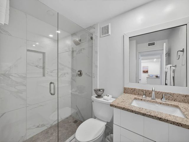 5 of 22 - 9800 S Ocean Drive #302, Jensen Beach, FL