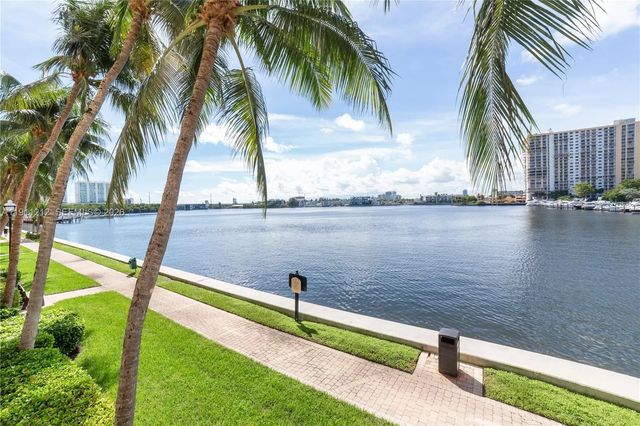 17150 N Bay Road #2207, Sunny Isles Beach