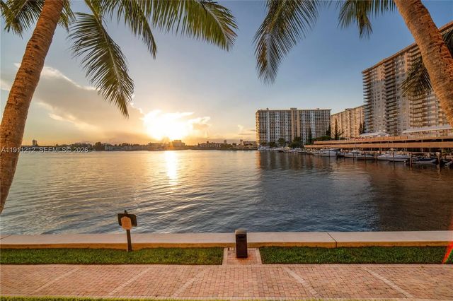 3 of 50 - 17150 N Bay Road #2207, Sunny Isles Beach, FL