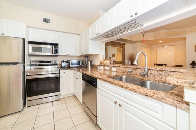5 of 50 - 17150 N Bay Road #2207, Sunny Isles Beach, FL