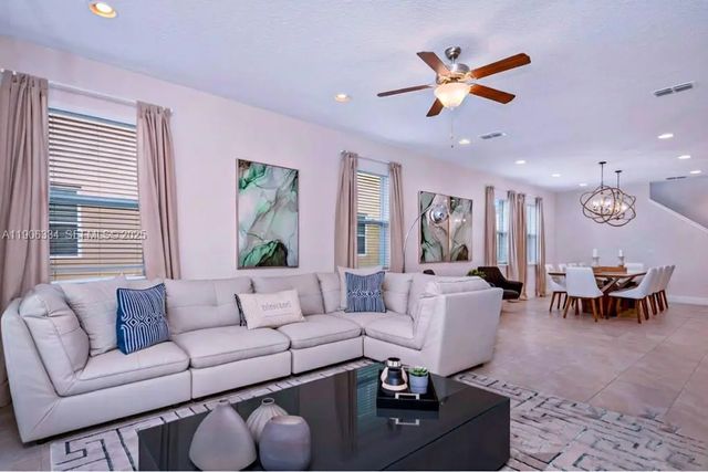 5 of 26 - 7700 Fairfax, Kissimmee, FL