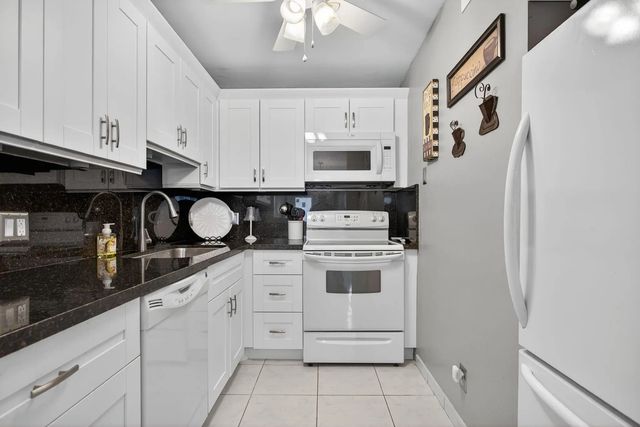 3 of 37 - 2850 Ne 14th Street Causeway #107, Pompano Beach, FL