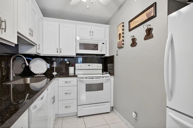 5 of 37 - 2850 Ne 14th Street Causeway #107, Pompano Beach, FL