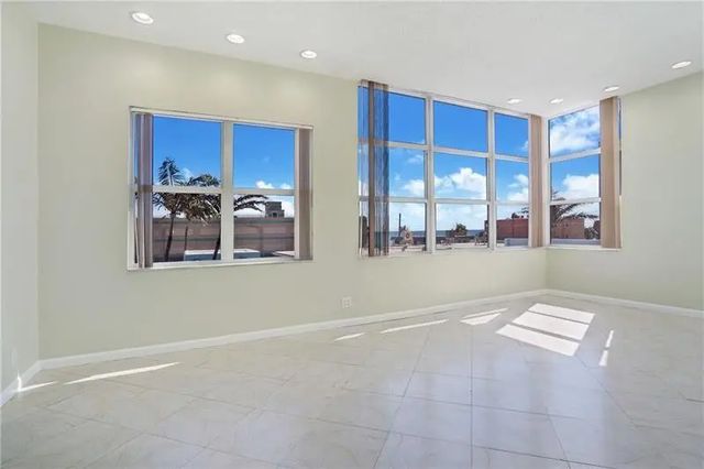 3 of 16 - 326 Harrison Street #302a, Hollywood, FL