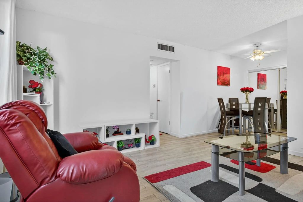 418 S Cypress Road #110, Pompano Beach