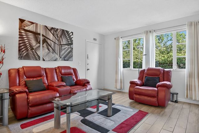 3 of 28 - 418 S Cypress Road #110, Pompano Beach, FL