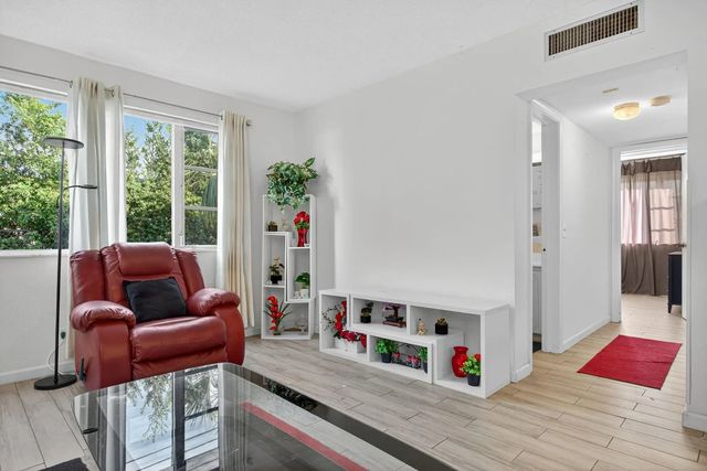 4 of 28 - 418 S Cypress Road #110, Pompano Beach, FL