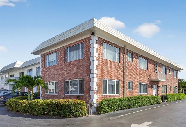 5 of 28 - 418 S Cypress Road #110, Pompano Beach, FL