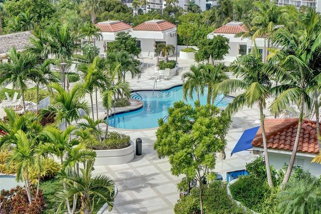 20281 E Country Club Drive #511, Aventura