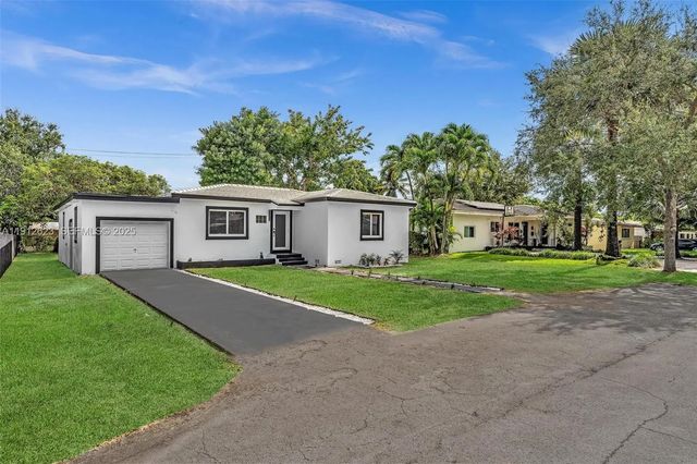 2 of 42 - 141 Nw 89th Street, El Portal, FL