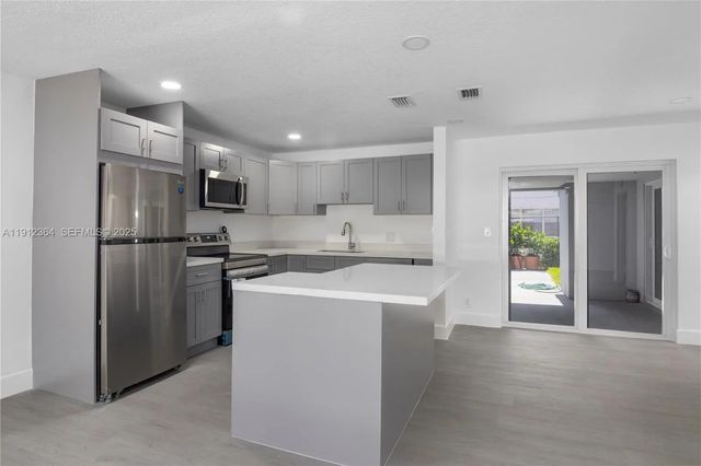 1750 Ne 52nd Street, Fort Lauderdale