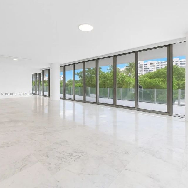 5 of 41 - 350 E Ocean Drive #301n, Key Biscayne, FL