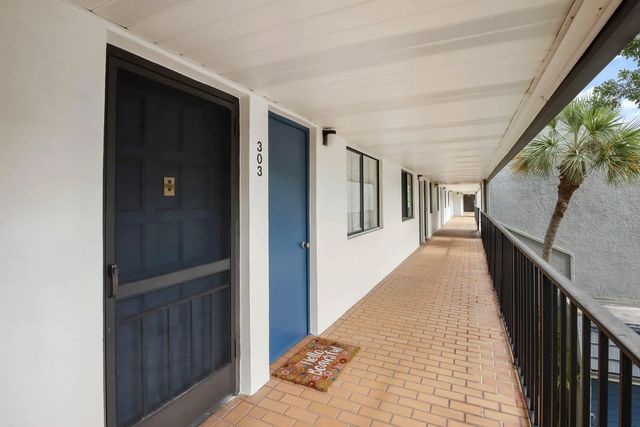 4 of 22 - 4822 Esedra Court #303, Lake Worth, FL