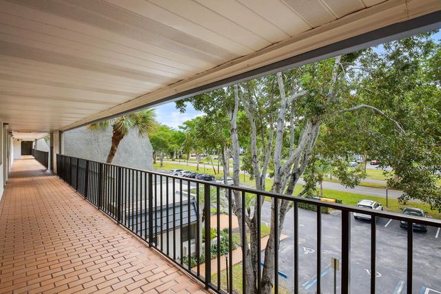 5 of 22 - 4822 Esedra Court #303, Lake Worth, FL