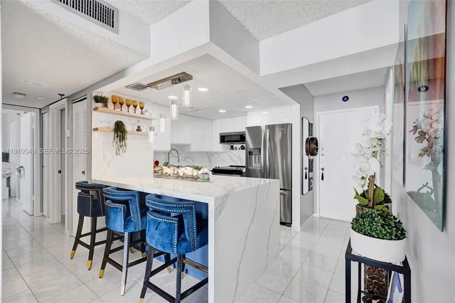 9686 Fontainebleau Boulevard #507, Miami