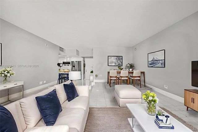 2 of 34 - 9686 Fontainebleau Boulevard #507, Miami, FL