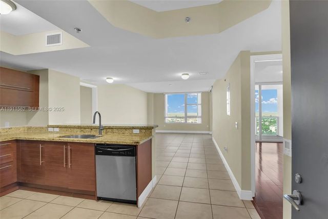 5 of 55 - 2681 N Flamingo Road #1903s, Sunrise, FL