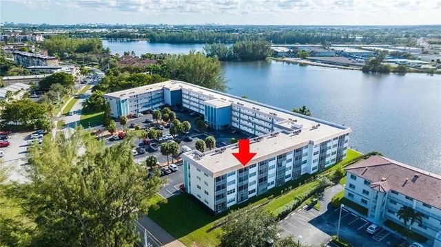 4311 Crystal Lake Drive #421, Pompano Beach