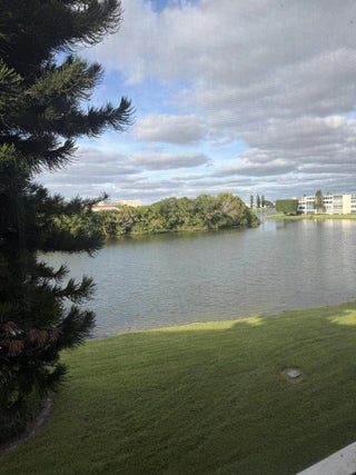 Photo of Listing #R11140261