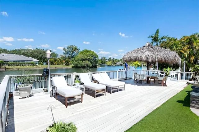 4 of 17 - 21280 Ne 23rd Avenue, Miami, FL