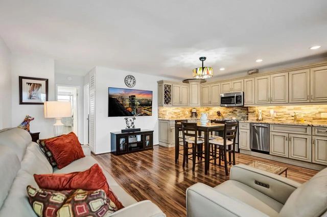 3 of 32 - 1850 S Ocean Drive #213, Fort Lauderdale, FL