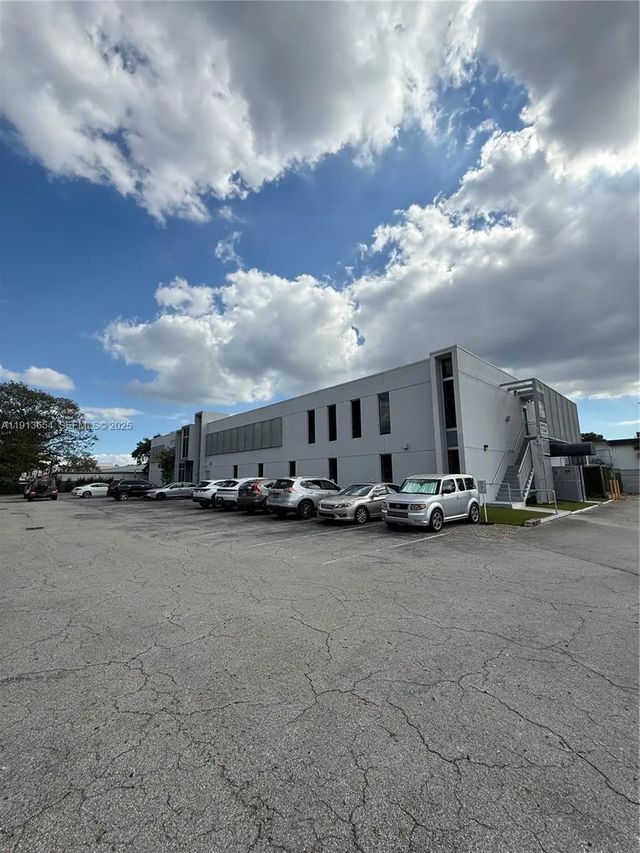 9450 Sw 72nd Street, Miami