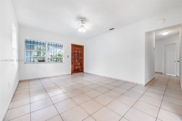 5 of 23 - 682 W 37th Street, Hialeah, FL
