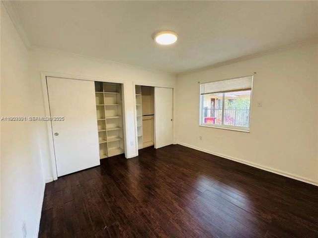 3 of 4 - 2540 Ne 181st Street, North Miami Beach, FL