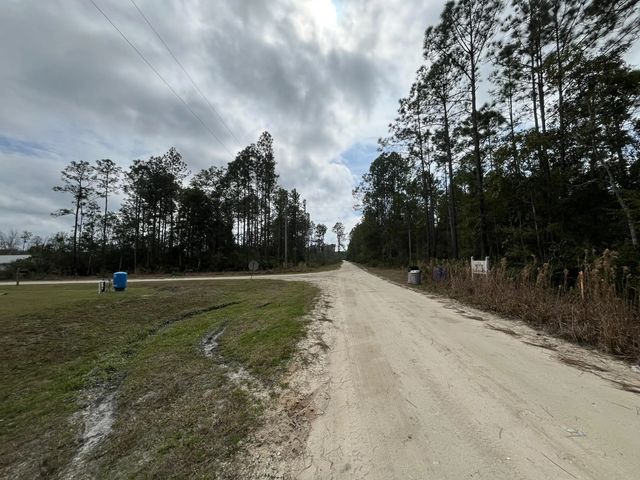 3 of 13 - 215 Royal Avenue, Interlachen, FL