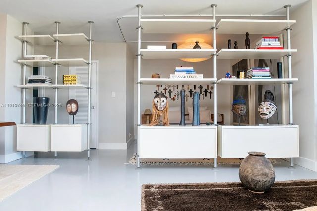 2 of 27 - 1000 West Avenue #1504, Miami Beach, FL