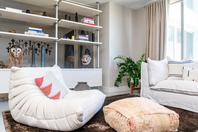 4 of 27 - 1000 West Avenue #1504, Miami Beach, FL