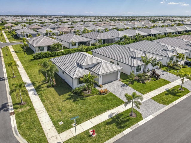 Photo of Listing #R11140548