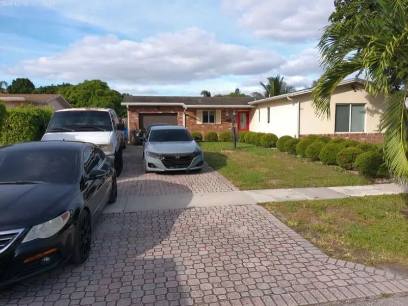 6561 Sw 9th Place, North Lauderdale